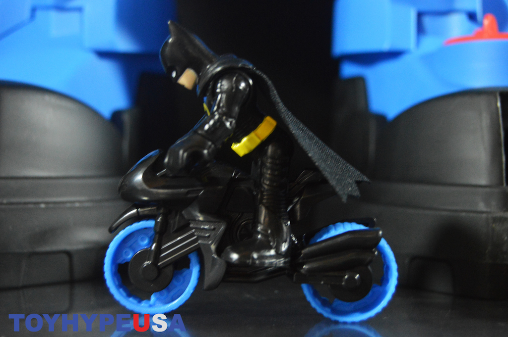 Fisher-Price Imaginext DC Super Friends Batbot Xtreme Figure Review