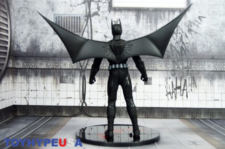 Mezco Toyz SDCC 2018 Exclusive Batman Beyond One 12 Collective Figure mezco-toyz-sdcc-2018-exclusive-batman-beyond-one-12-collective-figure