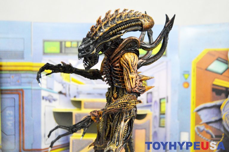 Neca Aliens - Action Figure Apone 18 Cm - Altamente Snodabile Con Accessori - Serie 13
