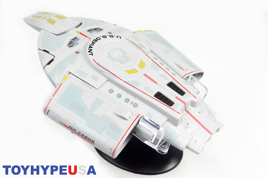 Eaglemoss - Star Trek U.S.S. Defiant NX-74205 Starship Review