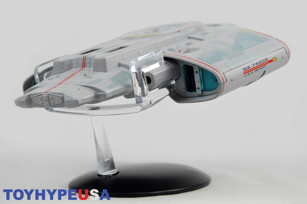 Eaglemoss - Star Trek U.S.S. Defiant NX-74205 Starship Review