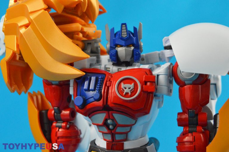 Takara Tomy Beast Wars Masterpiece MP-48 Lio Convoy In-Hand Images