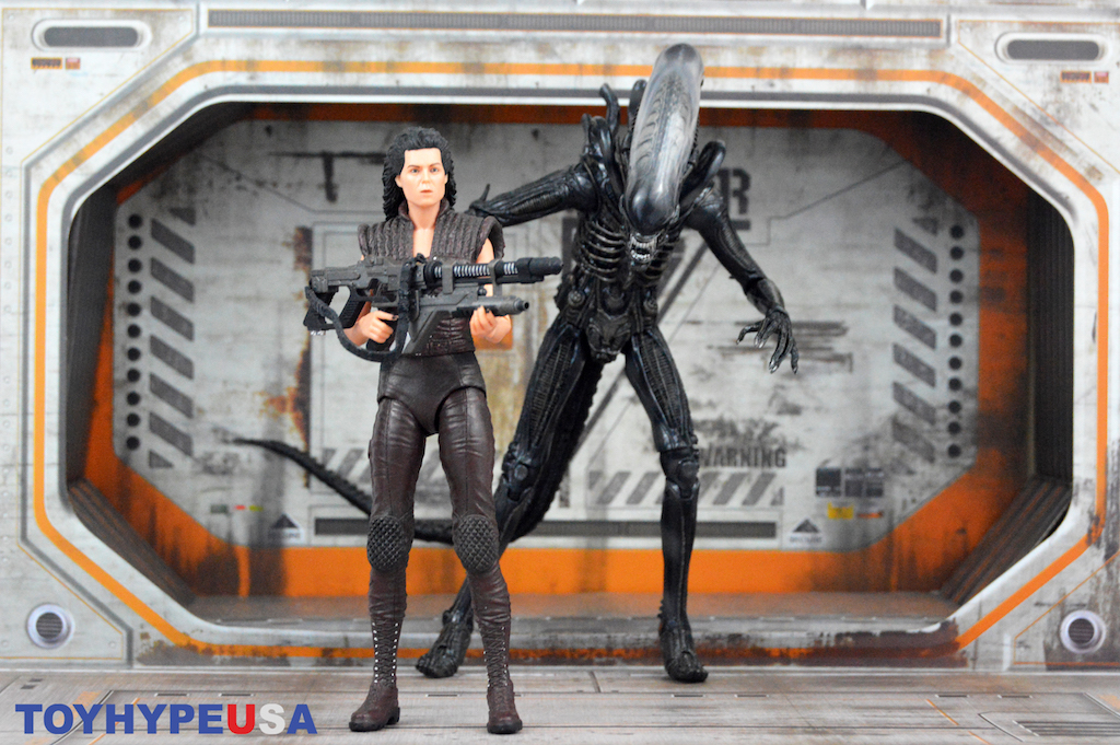 NECA Toys Alien - Ultimate Big Chap 7" Scale Figure Review