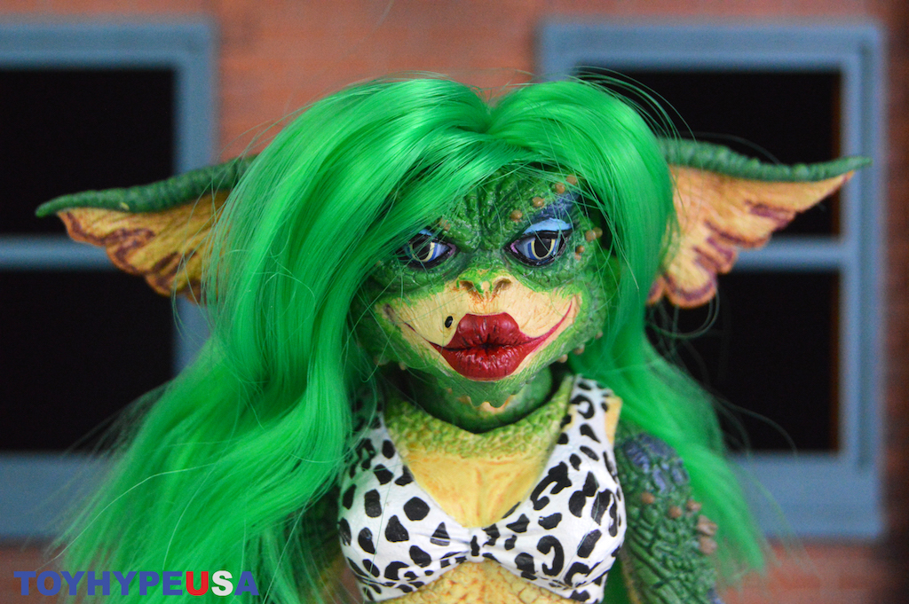 NECA Toys Gremlins 2 The New Batch Greta Ultimate Figure Review