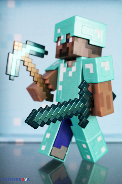 SDCC 2022 - Mattel Minecraft Diamond Level Steve Collector Figure Review