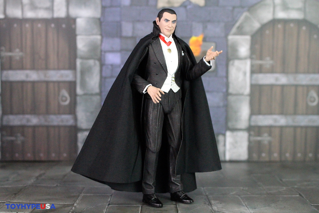 NECA Toys Universal Monsters Ultimate Dracula (Transylvania) Figure Review