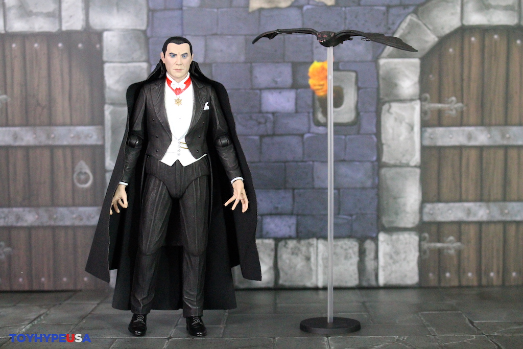 NECA Toys Universal Monsters Ultimate Dracula (Transylvania) Figure Review