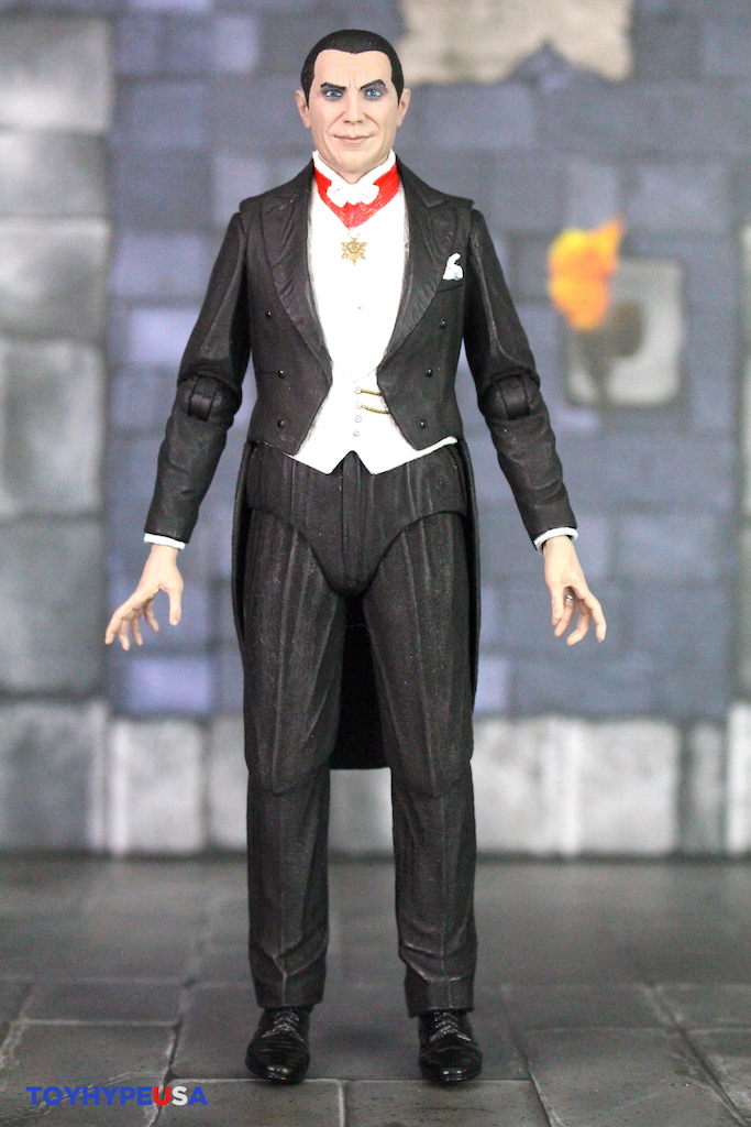 NECA Toys Universal Monsters Ultimate Dracula (Transylvania) Figure Review
