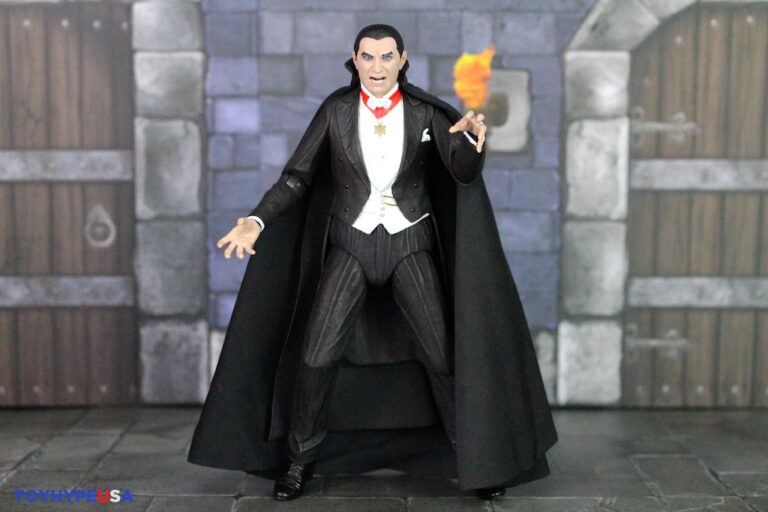NECA Toys Universal Monsters Ultimate Dracula (Transylvania) Figure Review