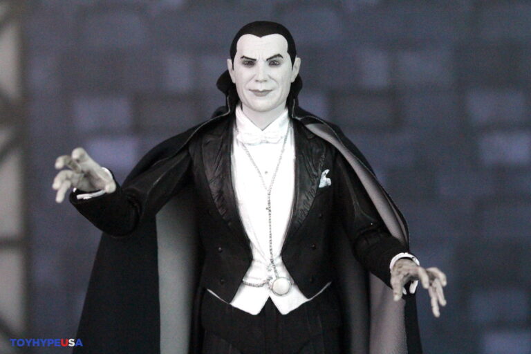 NECA Toys Universal Monsters Ultimate Dracula (Carfax Abbey) Figure Review