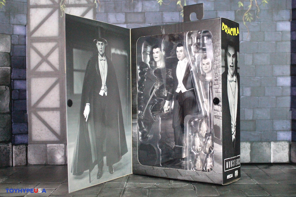 NECA Toys Universal Monsters Ultimate Dracula (Carfax Abbey) Figure Review