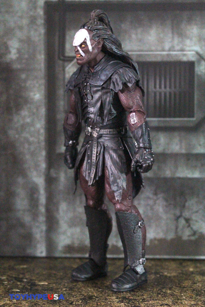 Diamond Select Toys Lord of the Rings Select Series 5 Lurtz Figure Review