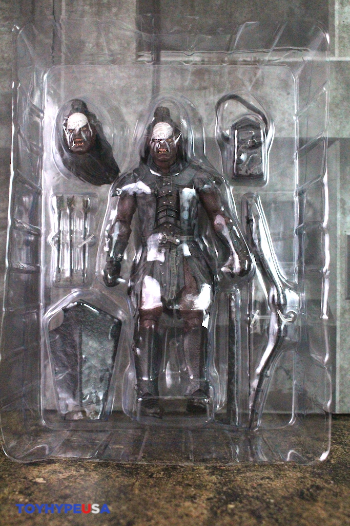 Diamond Select Toys Lord of the Rings Select Series 5 Lurtz Figure Review