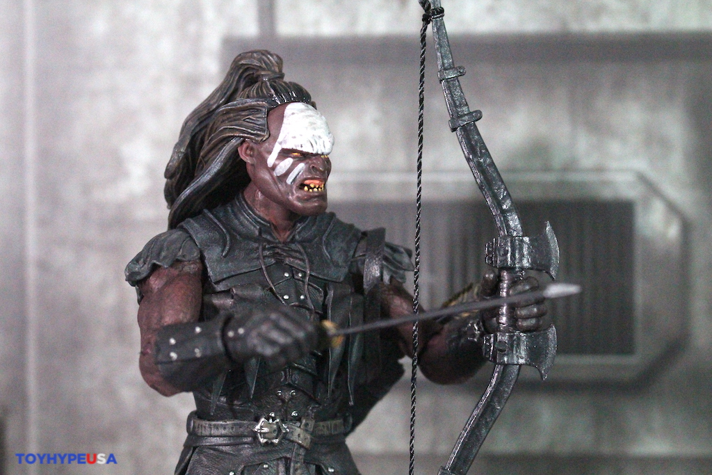 Diamond Select Toys Lord of the Rings Select Series 5 Lurtz Figure Review