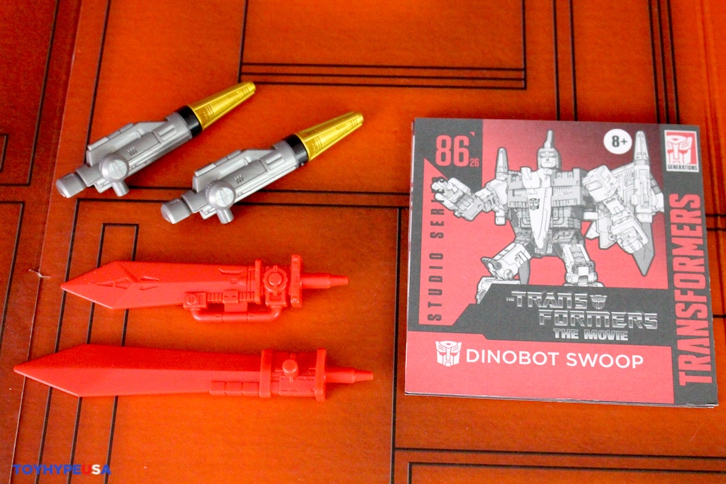 thumbnail interactive-video image 1 of Hasbro Transformers Leader Studio Series 86 Dinobot Swoop Action Figure 1 of 3