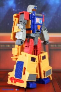 Takara-Tomy Transformers Dramatic Capture Series DCS-2 Autobot Headquarters Three-Pack Figures