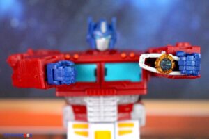 Takara-Tomy Transformers Dramatic Capture Series DCS-2 Autobot Headquarters Three-Pack Figures