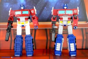 Takara-Tomy Transformers Dramatic Capture Series DCS-2 Autobot Headquarters Three-Pack Figures