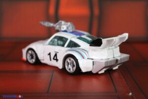 Takara-Tomy Transformers Dramatic Capture Series DCS-2 Autobot Headquarters Three-Pack Figures