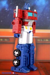Takara-Tomy Transformers Dramatic Capture Series DCS-2 Autobot Headquarters Three-Pack Figures