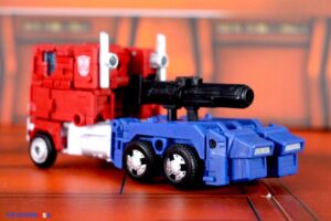 Takara-Tomy Transformers Dramatic Capture Series DCS-2 Autobot Headquarters Three-Pack Figures