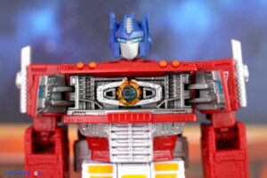 Takara-Tomy Transformers Dramatic Capture Series DCS-2 Autobot Headquarters Three-Pack Figures
