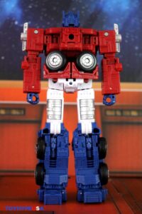 Takara-Tomy Transformers Dramatic Capture Series DCS-2 Autobot Headquarters Three-Pack Figures