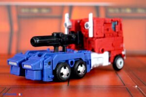 Takara-Tomy Transformers Dramatic Capture Series DCS-2 Autobot Headquarters Three-Pack Figures