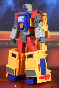 Takara-Tomy Transformers Dramatic Capture Series DCS-2 Autobot Headquarters Three-Pack Figures