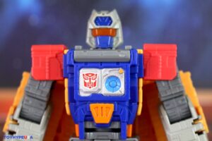 Takara-Tomy Transformers Dramatic Capture Series DCS-2 Autobot Headquarters Three-Pack Figures