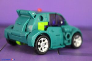 Hasbro Transformers Age of the Primes Fugitive Waspinator Figure 