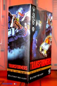 Hasbro Transformers Age of the Primes Voyager Class Autobot Red Alert Figure
