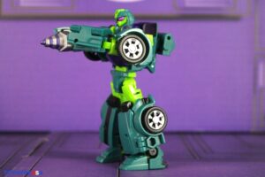 Hasbro Transformers Age of the Primes Fugitive Waspinator Figure 