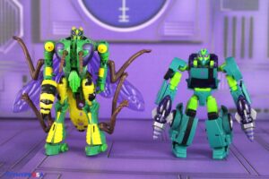 Hasbro Transformers Age of the Primes Fugitive Waspinator Figure 