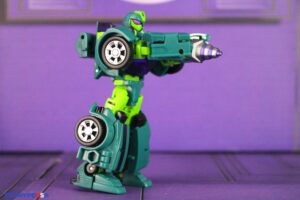 Hasbro Transformers Age of the Primes Fugitive Waspinator Figure 