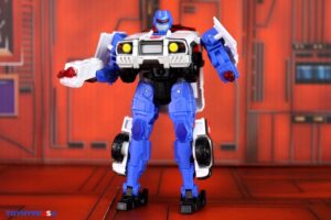 Hasbro Transformers Age of the Primes Voyager Class Autobot Red Alert Figure