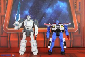 Hasbro Transformers Age of the Primes Prima Prime Figure