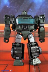 Hasbro Transformers Age of the Primes Deluxe Class The Thirteen Alchemist Prime Figure