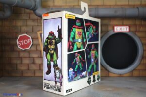 NECA Toys Teenage Mutant Ninja Turtles Super Turtle (Mirage Comics) Figure
