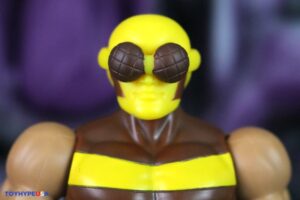 Mattel Masters of the Universe Origins Cartoon Collection Buzz-Off Figure