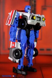 Hasbro Transformers Age of the Primes Voyager Class Autobot Red Alert Figure