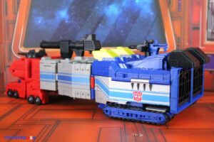 Hasbro Transformers Generations Age of the Primes The Thirteen Star Optimus Prime Figure