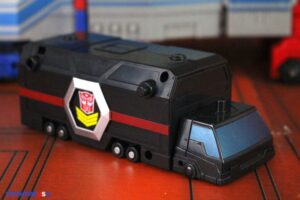 Hasbro Transformers Generations Age of the Primes The Thirteen Star Optimus Prime Figure