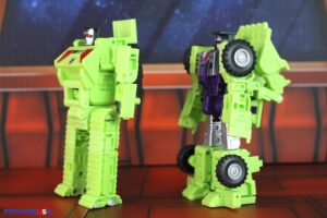 Hasbro Transformers Studio Series '86 Constructicons Bonecrusher & Scrapper Figures