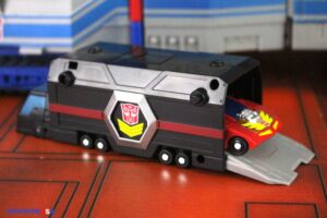 Hasbro Transformers Generations Age of the Primes The Thirteen Star Optimus Prime Figure