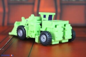 Hasbro Transformers Studio Series '86 Constructicons Bonecrusher & Scrapper Figures
