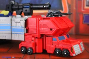 Hasbro Transformers Generations Age of the Primes The Thirteen Star Optimus Prime Figure