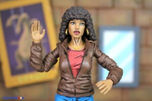 NECA Toys Teenage Mutant Ninja Turtles (Mirage Comics Version 2) April O’Neil Figure