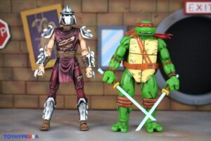 NECA Toys Teenage Mutant Ninja Turtles Battle Damaged Shredder (Mirage Comics Classic Colors) Figure