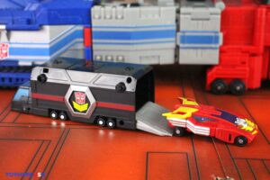 Hasbro Transformers Generations Age of the Primes The Thirteen Star Optimus Prime Figure